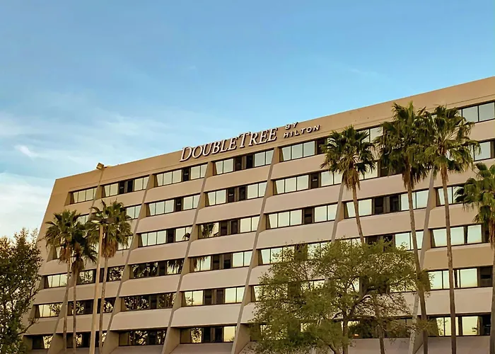 Doubletree By Hilton Tampa Rocky Point Waterfront