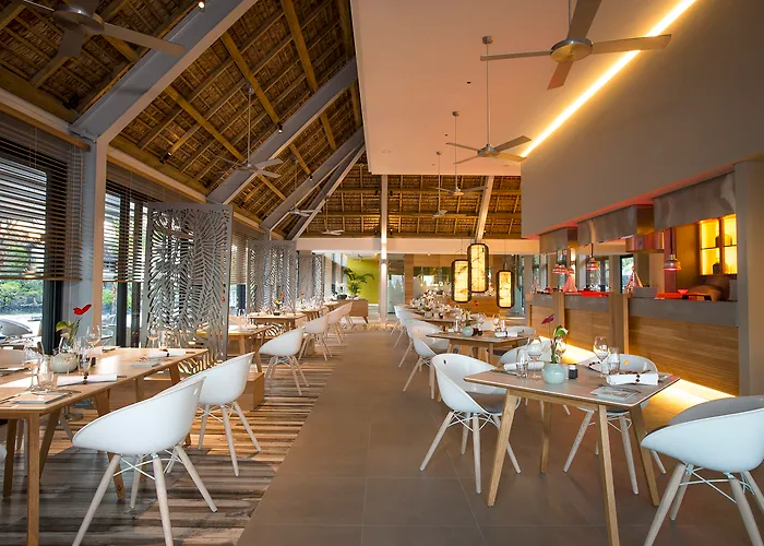 Hotel The Bay Club At Anahita à Beau Champ