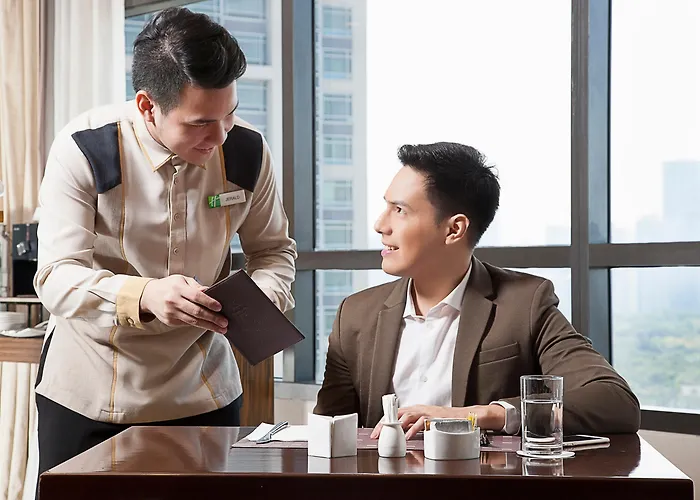 Holiday Inn & Suites Makati By Ihg