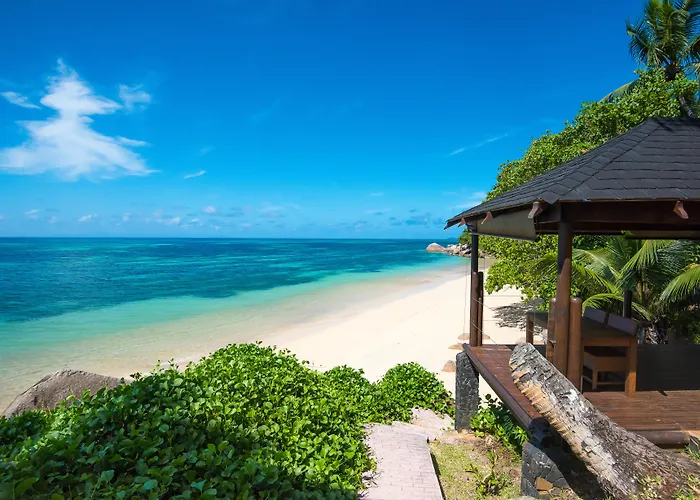 Coco De Mer And Black Parrot Suites