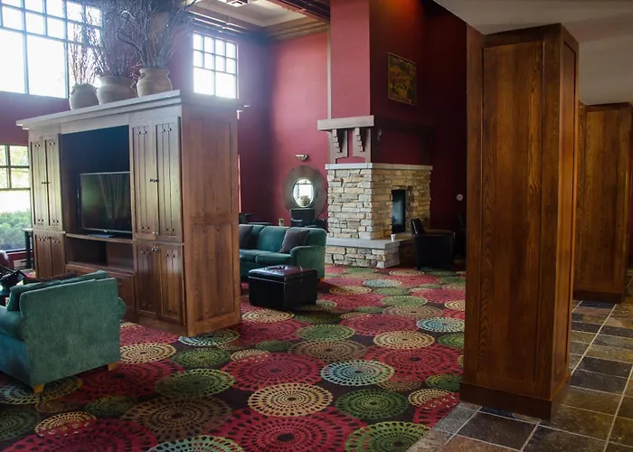 Holiday Inn Hotel Pewaukee-Milwaukee West By Ihg