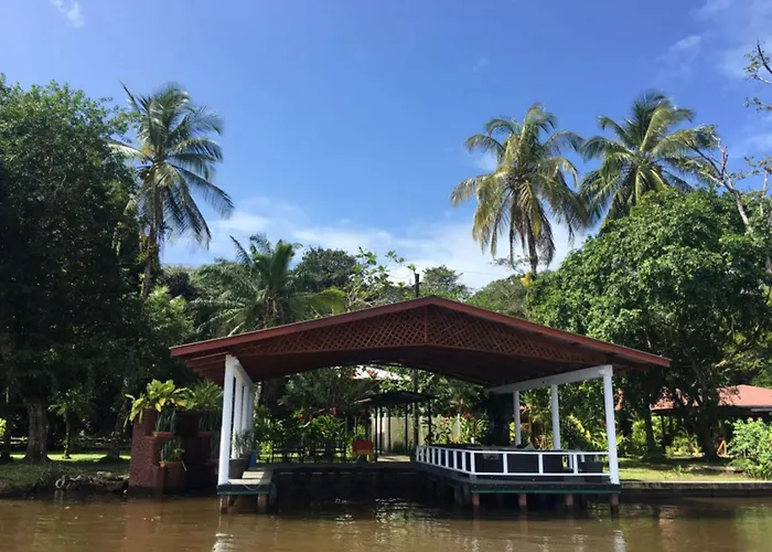 Manatus Hotel