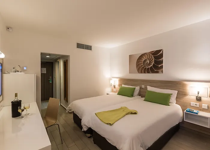 AX ODYCY Hotel St. Paul's Bay