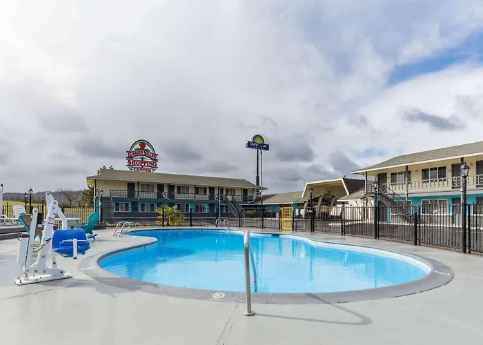 Rosewood Inn & Suites