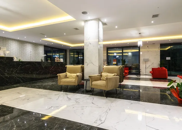 Cavo Orient Beach Hotel&Suites