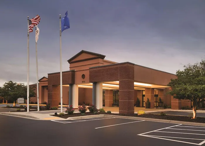 Doubletree By Hilton Milwaukee/Brookfield