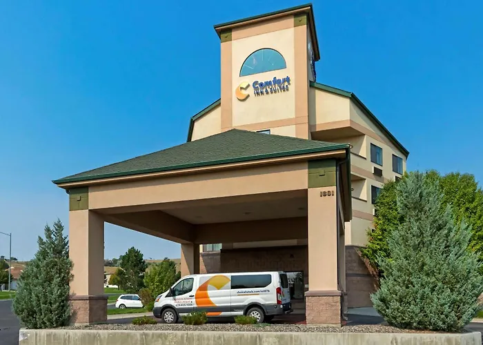 Comfort Inn & Suites Market - Airport