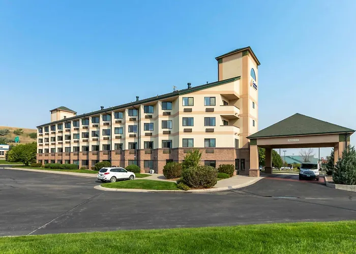 Comfort Inn & Suites Market - Airport