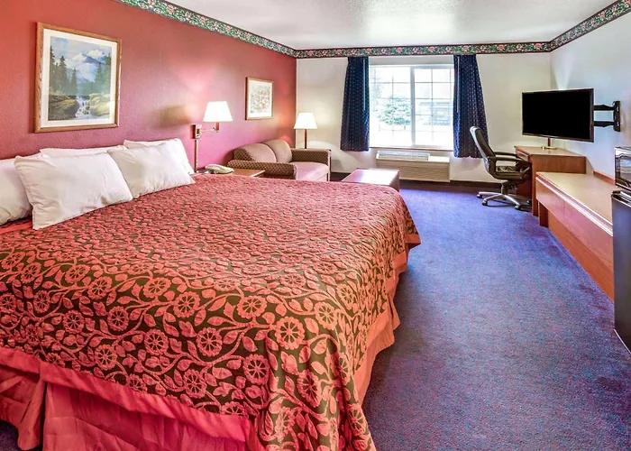 Days Inn & Suites By Wyndham Gresham