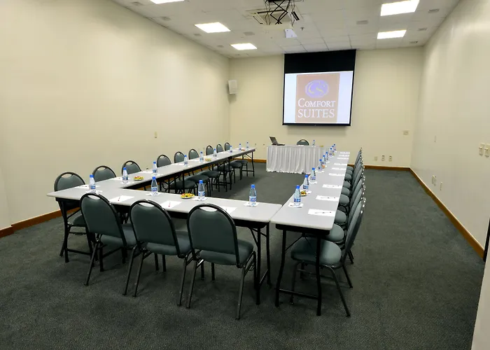 Comfort Suites Vitoria