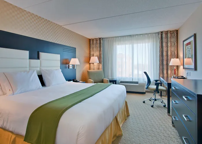 Holiday Inn Express & Suites Ottawa West - Nepean By Ihg