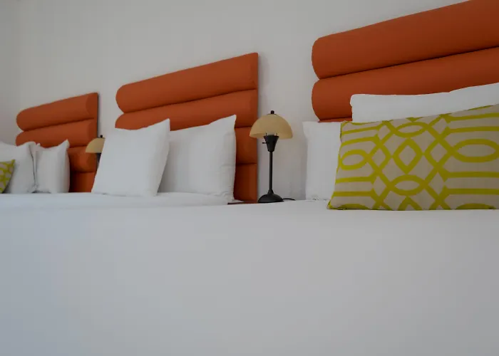 In & Out Hotel (Adults Only)