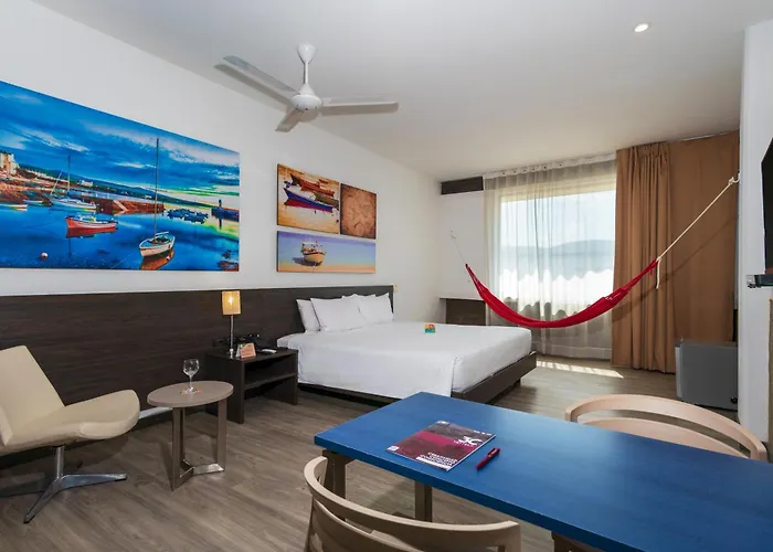 Pop Art Hotel CLC Puerto Mamonal Cartagena