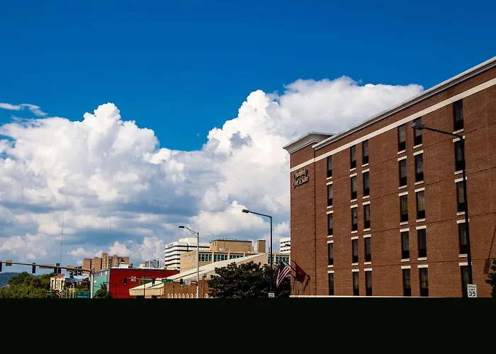 Hampton Inn & Suites -Downtown