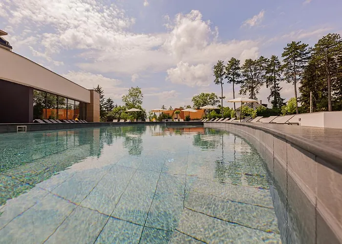 Avar Hotel
