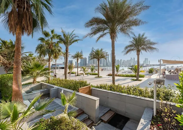 Five Palm Beachfront Villa -Private Pool & Jacuzzi, Panoramic Views, By Exclusive Holiday Homes