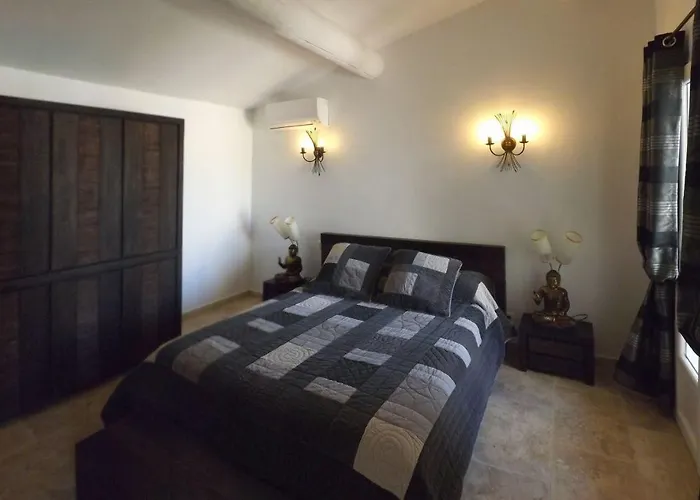 Mas Dansavan Chambres d'hôtes Oppède