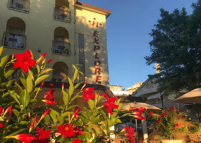 Hotel Explorer
