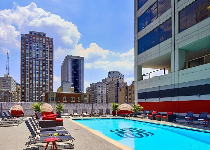 Philadelphia Hotels With Pool