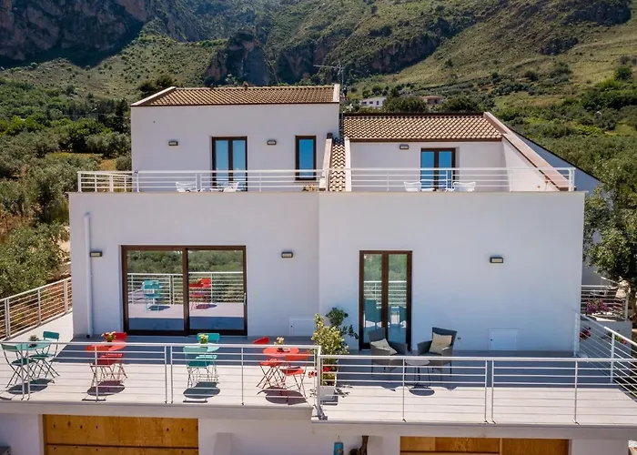 Villa Maria con piscina e vista mare