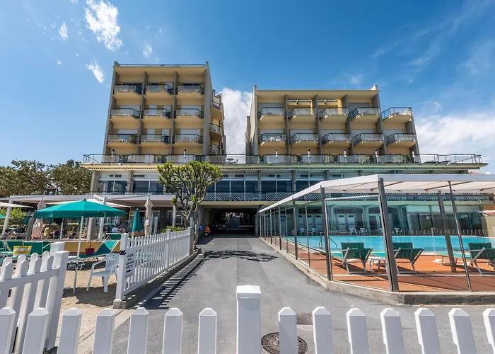 Hotel Bellevue Et Mediterranée