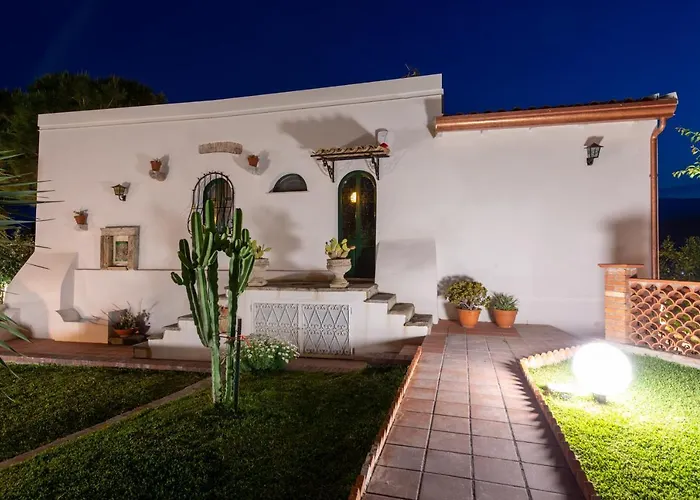 Villa With Pool & Jacuzzi
