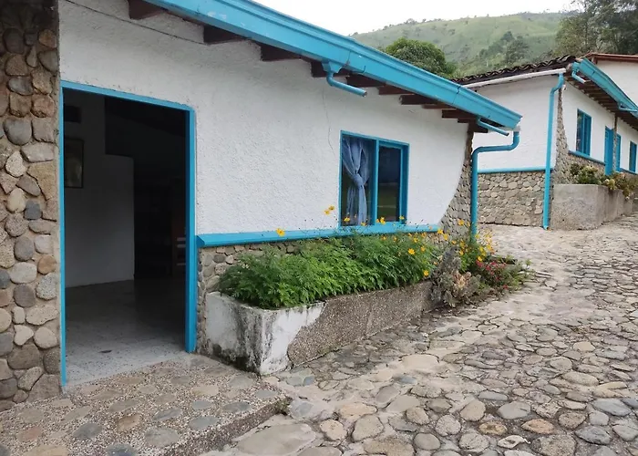 Hoteles con Piscina en Cisneros
