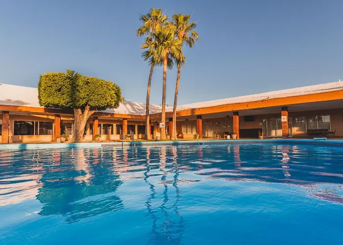 El Camino &Suites