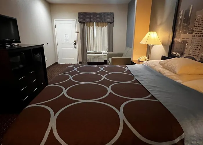 Super 8 By Wyndham Center