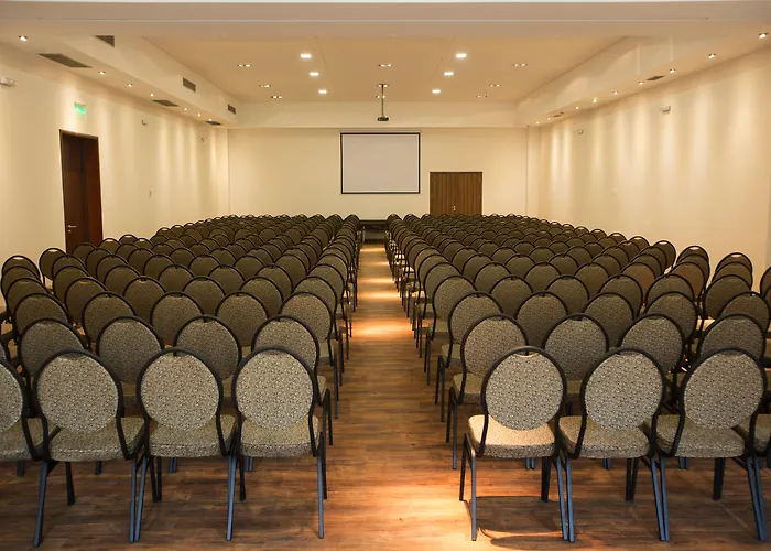 Regency Way Montevideo Hotel