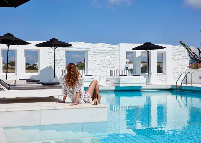 Mr And Mrs White Paros