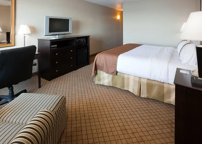 Holiday Inn Detroit Lakes - Lakefront By Ihg