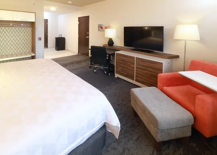 Holiday Inn&Suites Monterrey Apodaca Zona Airport, an IHG hotel