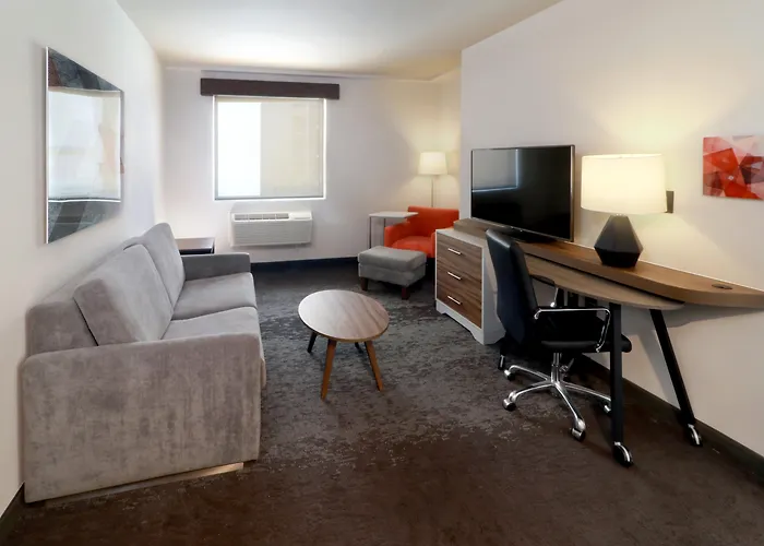 Holiday Inn&Suites Monterrey Apodaca Zona Airport, an IHG hotel