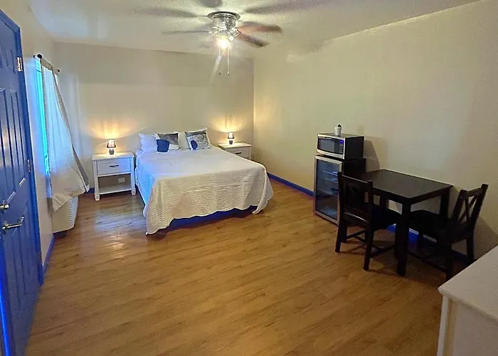 Cozy Bear Inn