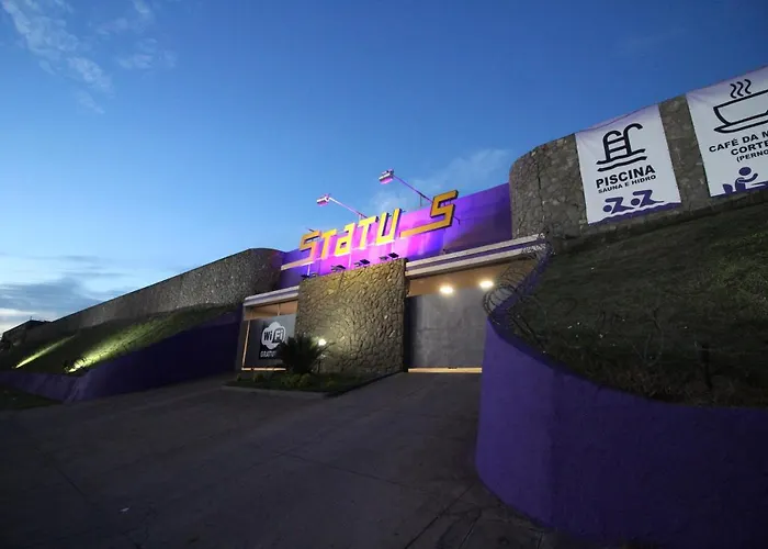 Status Motel