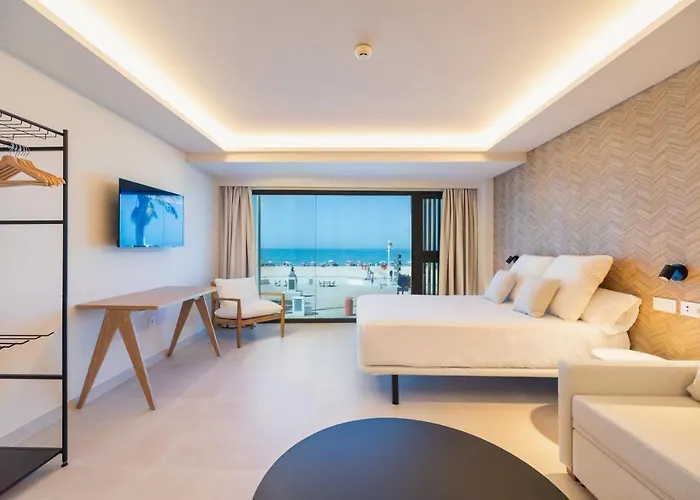Apartamentos Playa Victoria
