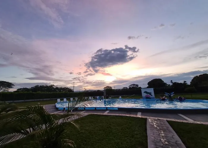 Hoteles con Piscina en Mariquita