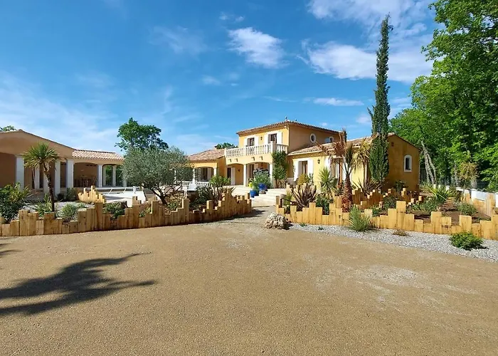 le Mas Provençal Régusse