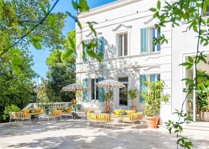VILLA CARBO Chambre d'hôtes Mourillon, 4 belles chambres, Piscine Toulon