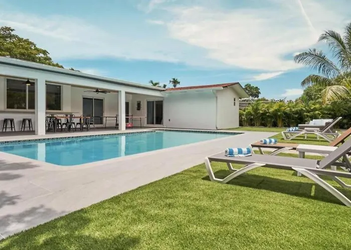 Villa Athena - The Glamhomes