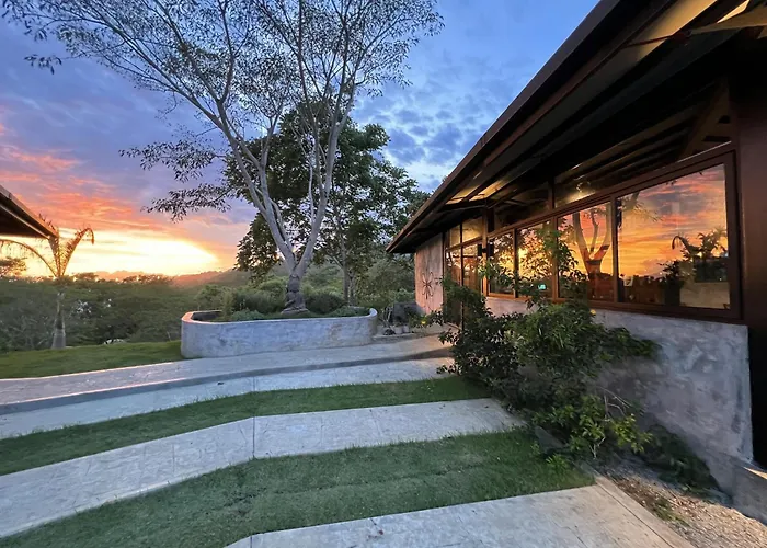 Alaya B&B - Yoga & Surf Retreat