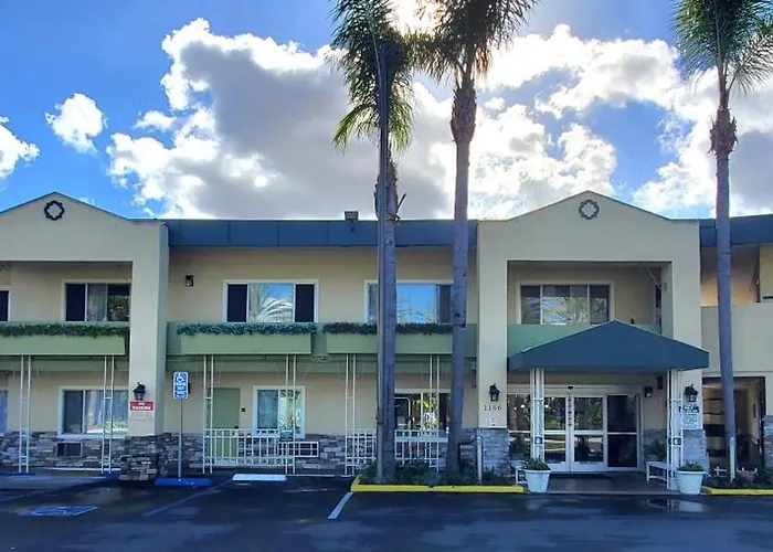 Quality Inn & Suites Anaheim At The Park