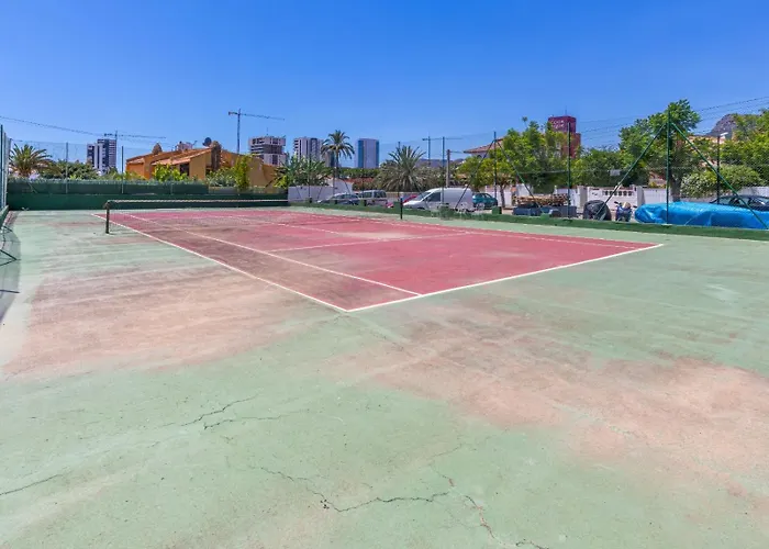 Paraíso Familiar en Marisol Park Bungalow con Piscina, Tenis y Parking