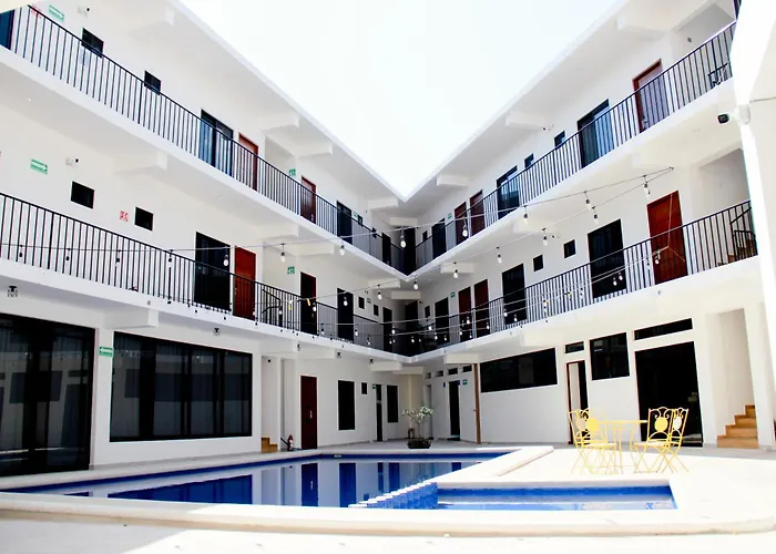 Acacia Hotel