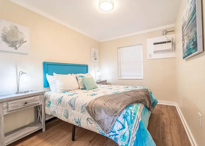Bahama Breeze Suites