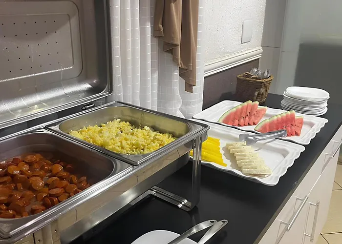 Hotel Tenda Brigadeiro - 5 Minutos a Pé do Metrô e Praça da Sé, 8 Minutos da Rua 25 de Março e Liberdade - Estacionamento Opcional
