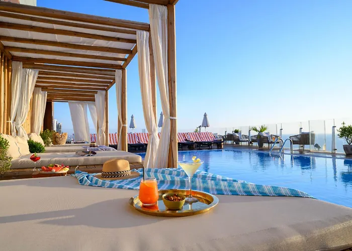Carlton - Luxury On The Beach