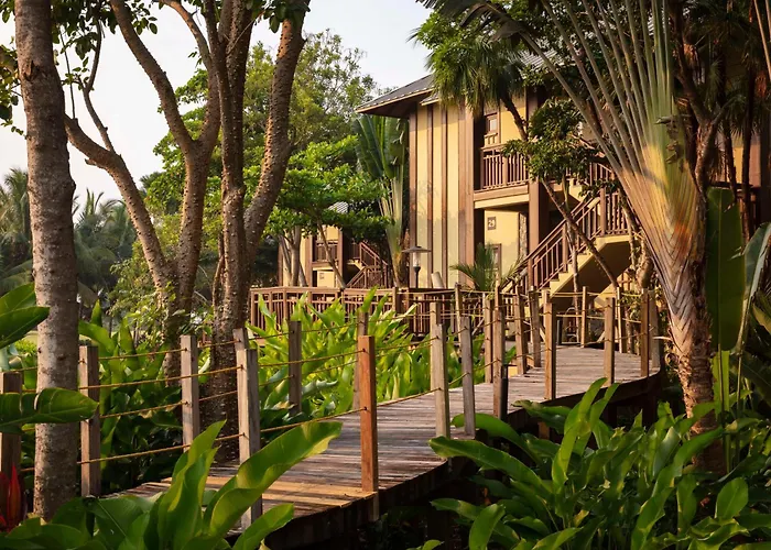 Indura Beach & Golf Curio Collection By Hilton