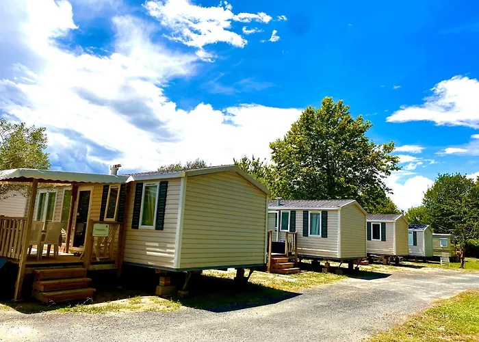 Charming Mobile Home In Argels-Sur-Mer With Stunning Beach Views